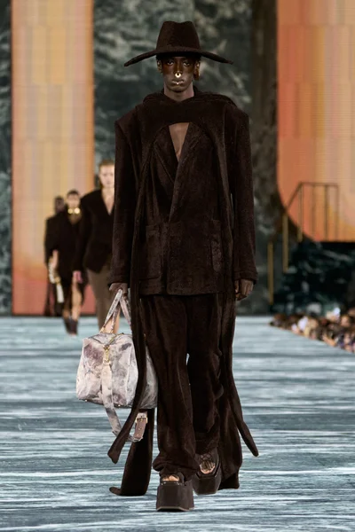Look 84